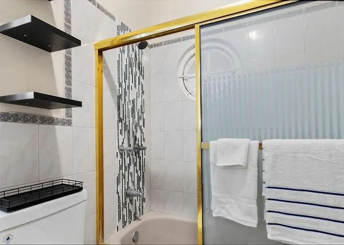 Cci Tourism - 1 Bdr Penthouse Apartment